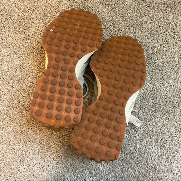 New Balance 327 Sneakers Arctic Gray Womens 7.5 Mens 6 Retro 70s Sneaker - Picture 10 of 16